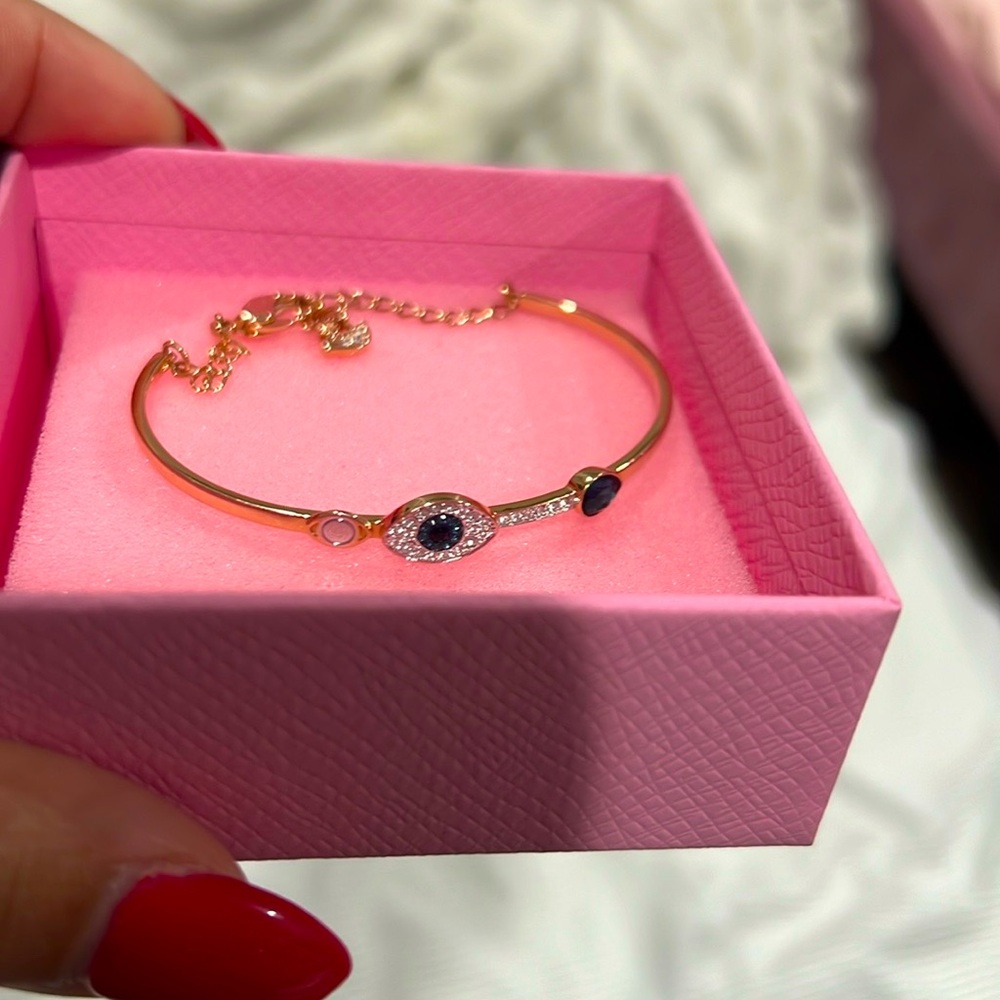 Swarovski earrings, bracelet and necklace set.